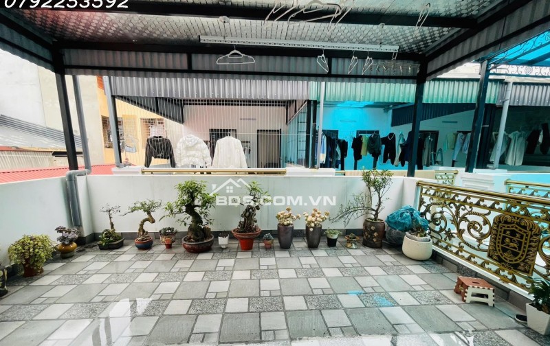 Bán Nhà Phố Trần Duy Hưng. Cầu Giấy. Diện Tích 30m. x6 Tầng. Mặt tiền 5.7m. Giá bán 14.8 tỷ.